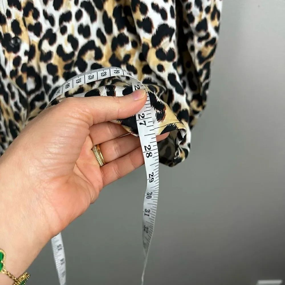 Chico’s animal printed casual button down shirt size 2 - Picture 8 of 9